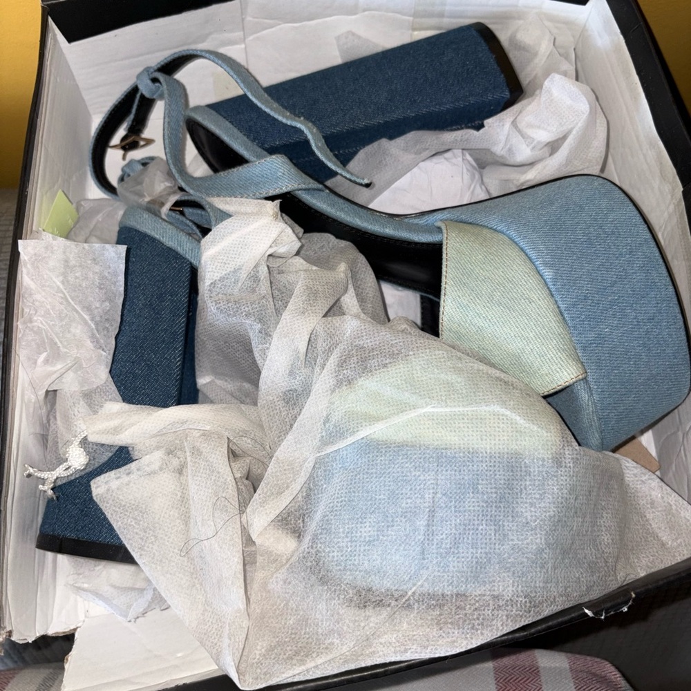 PrettyLittleThing Color block heels